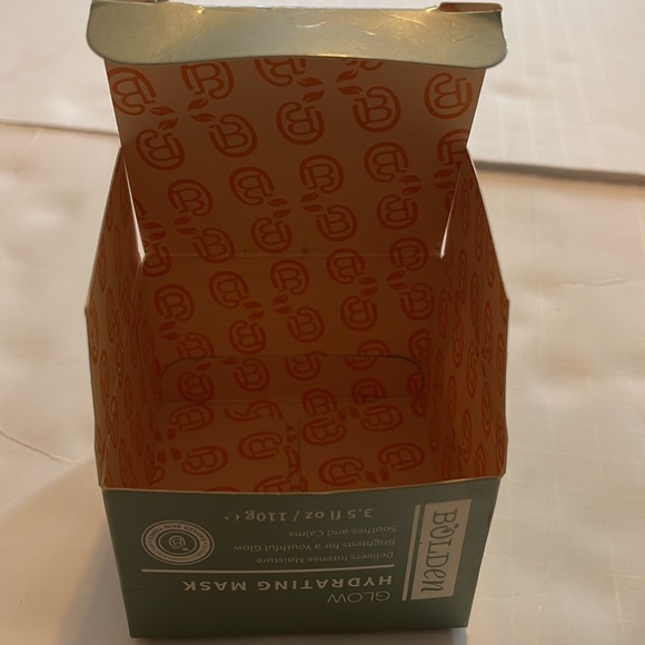 New! Hydrating Mask - Picture 4 of 5